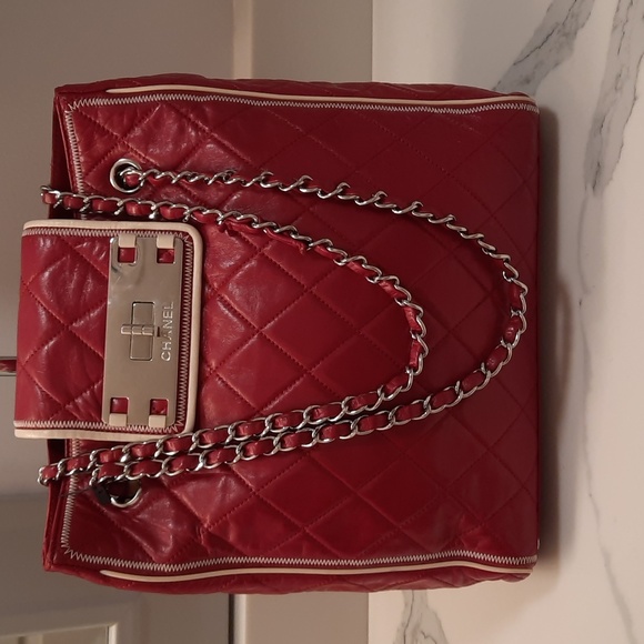 Authentic chanel lambskin North South accordion bag and matching stitch wallet. - Picture 4 of 16